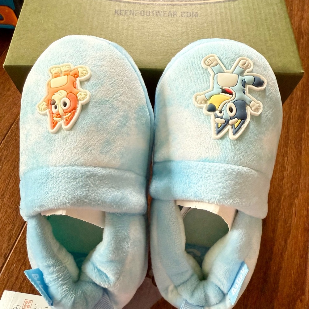 Blue Cartoon Character Slippers - Picture 2 of 3
